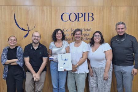 El COPIB reconoce la labor de Ascensión Álvarez durante una década al frente del GT de Intervención y atención psicológica en el ámbito social